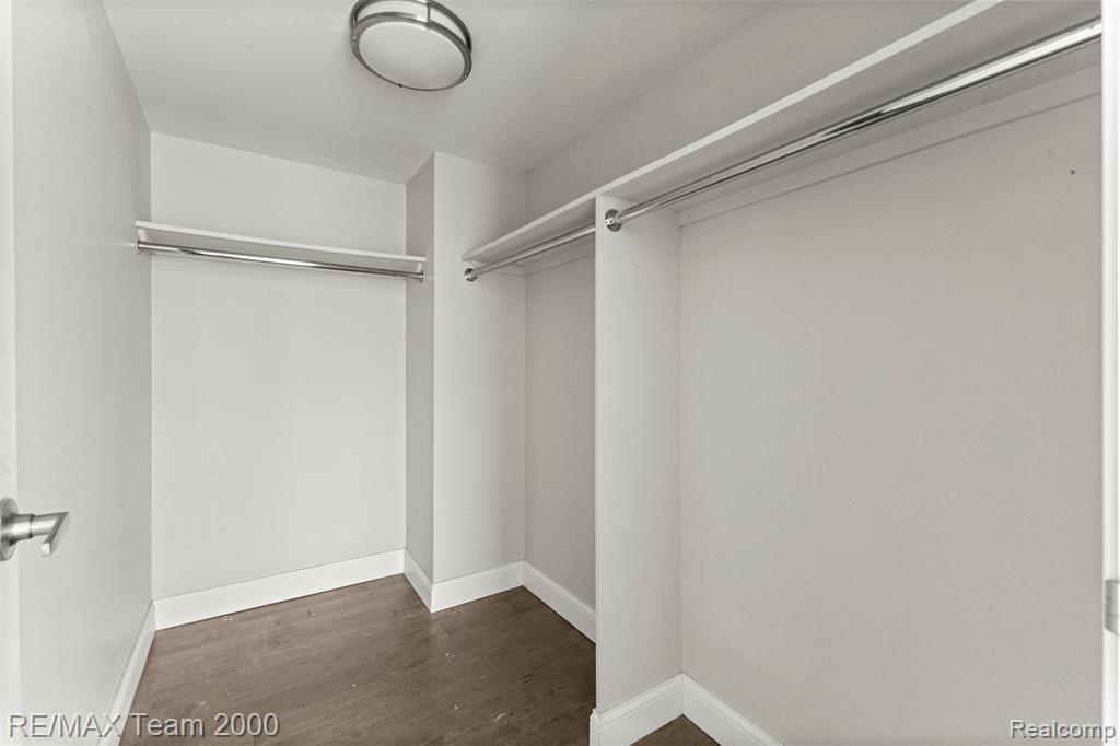 250 E HARBORTOWN Drive, 702, Detroit, MI 48207 — Photo 22