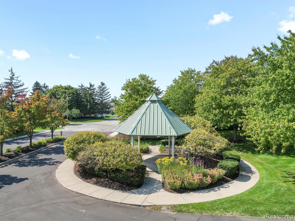 23050 FAIRLANE Boulevard, B 16, Woodhaven, MI 48183 — Photo 26
