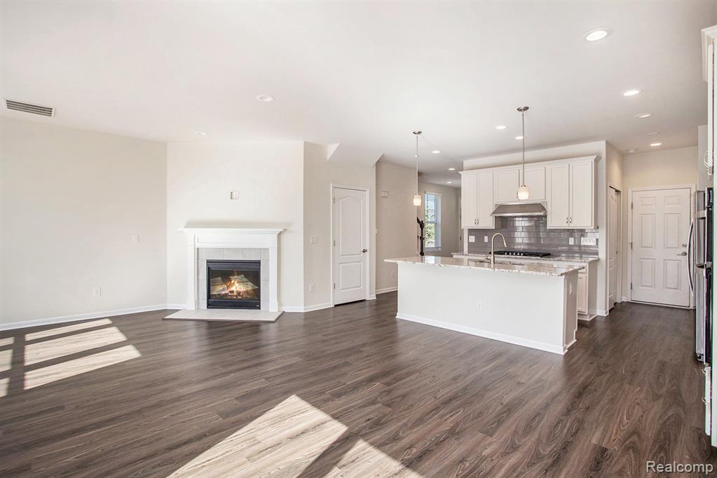 43493 Chancellor Lane, Novi, MI — Photo 4