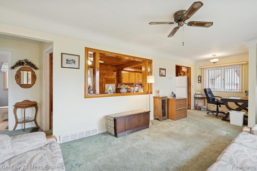 4466 S Center Road, Burton, MI 48519 — Photo 9