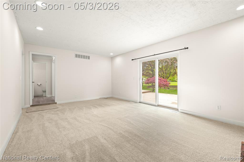 35963 Fair Oaks Court Court, Farmington, MI 48331 — Photo 19