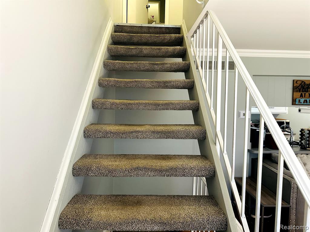 295 INLET N, Walled Lake, MI 48390 — Photo 14