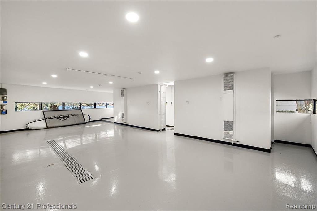 5904 Wing Lake Road, Bloomfield Hills, MI 48301 — Photo 52