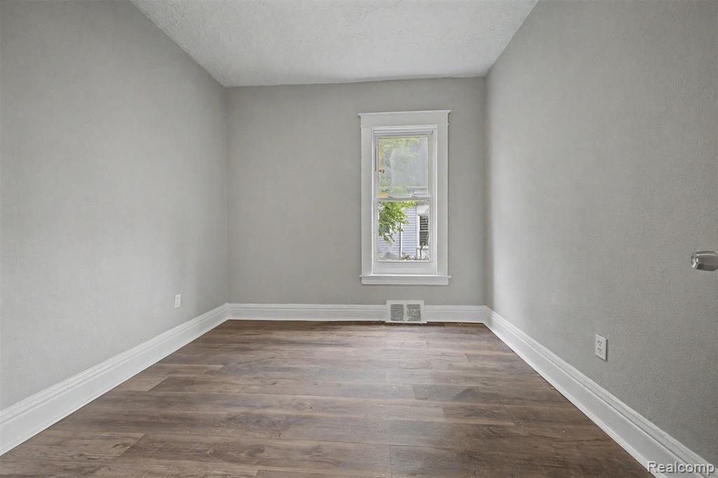 2971 Bewick Street, Detroit, MI 48214 — Photo 12