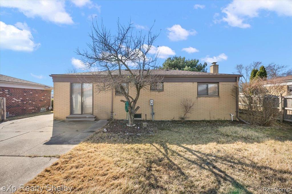39622 UNIVERSITY Drive, Sterling Heights, MI 48310 — Photo 7