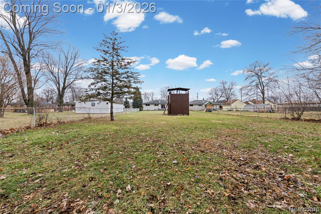 700 W Girard Avenue, Madison Heights, MI 48071 — Photo 8