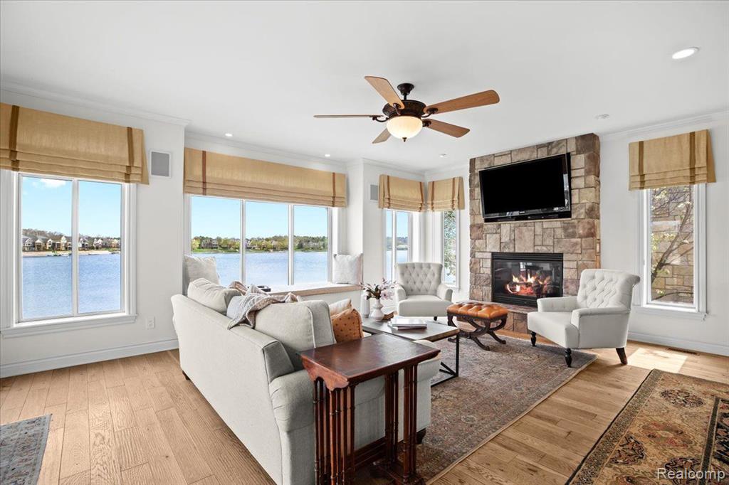 8393 BOULDER SHORES Drive, South Lyon, MI 48178 — Photo 13