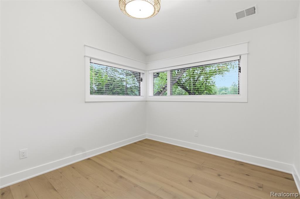 130 McKinley Drive, Troy, MI 48098 — Photo 20