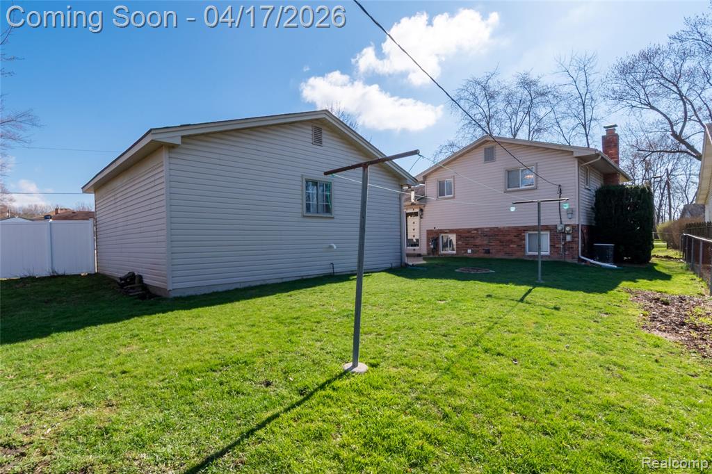 13257 Strong Boulevard, South Rockwood, MI — Photo 11