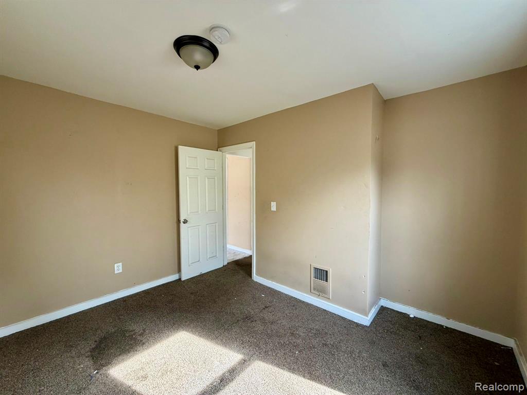 9264 ROSEMONT Avenue, Detroit, MI 48228 — Photo 5