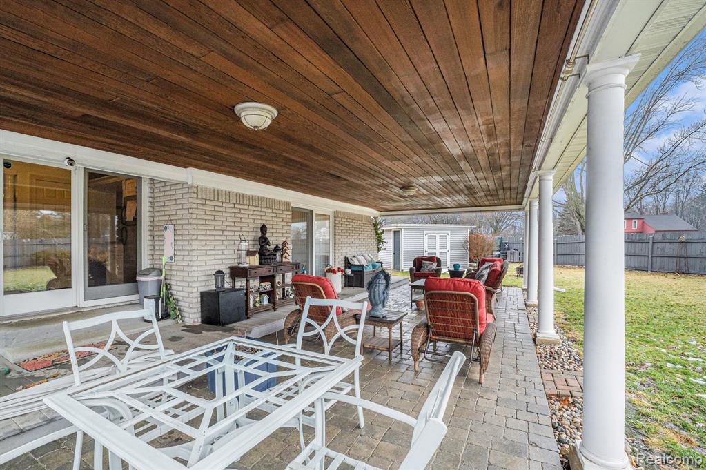 4361 Crestknoll Drive, Grand Blanc, MI 48439 — Photo 23