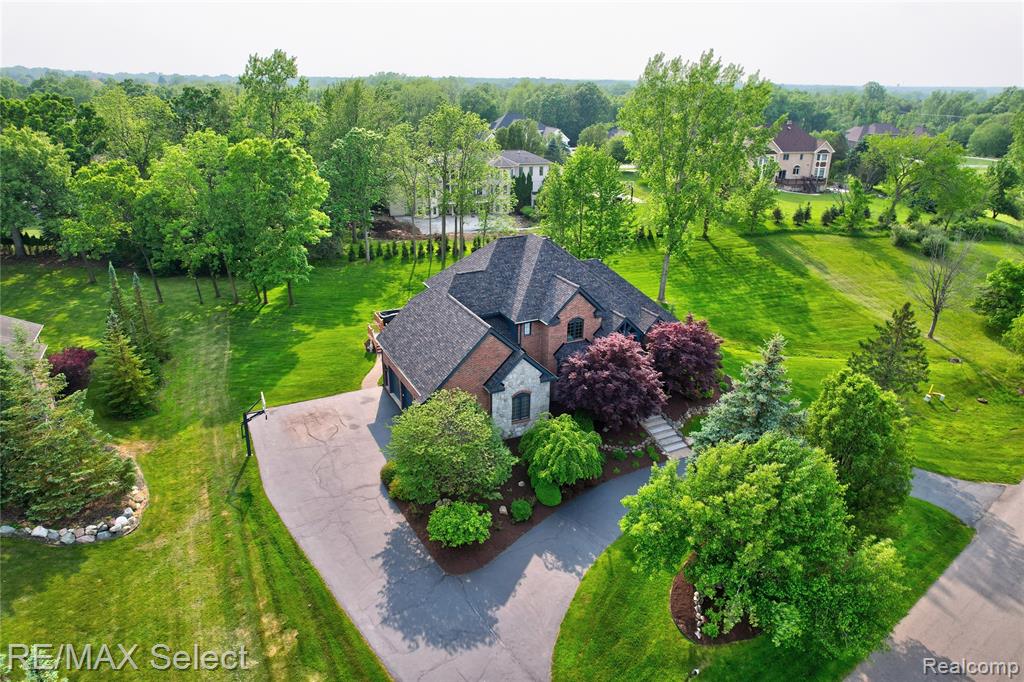 8320 MISTY, Grand Blanc, MI 48439 — front exterior
