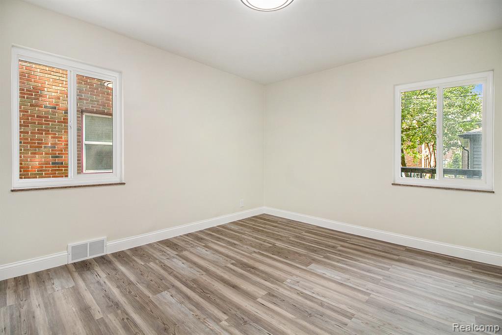 20112 Picadilly Road, Dearborn, MI 48221 — Photo 9