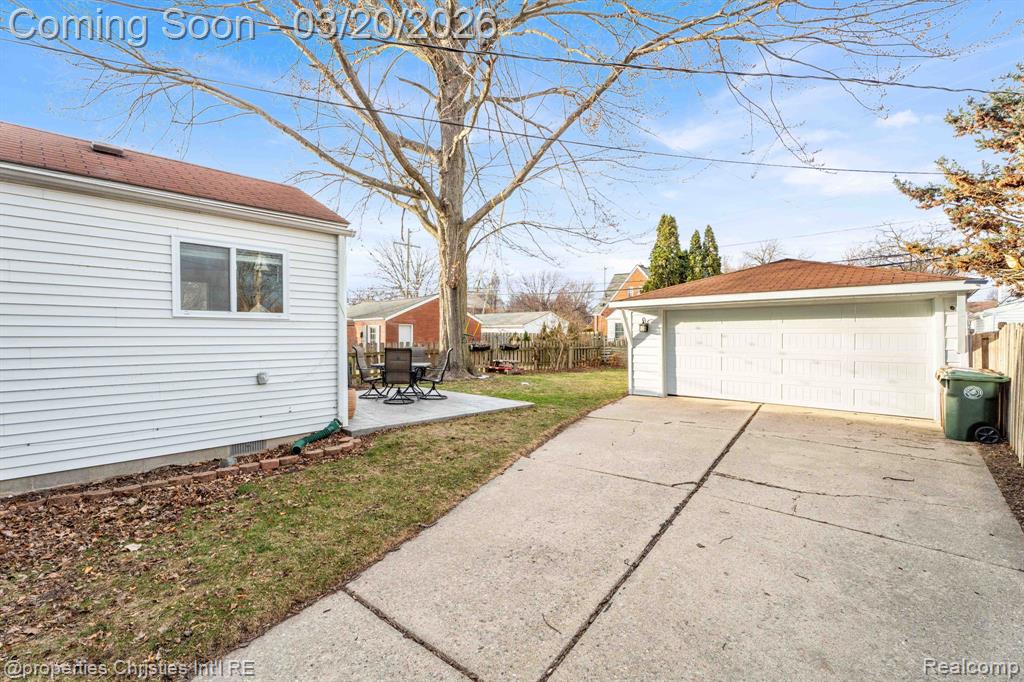 1922 Norwood Drive, Grosse Pointe Woods, MI 48236 — Photo 43