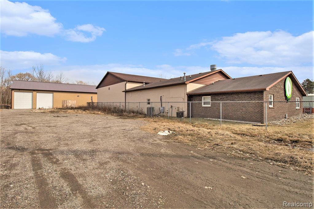 7430 N DORT Highway, Mount Morris, MI 48458 — Photo 25