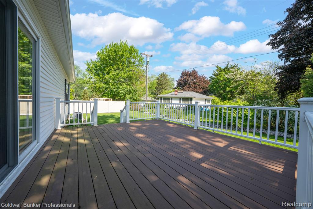 2470 Winkleman Drive, Waterford, MI 48329 — Photo 34