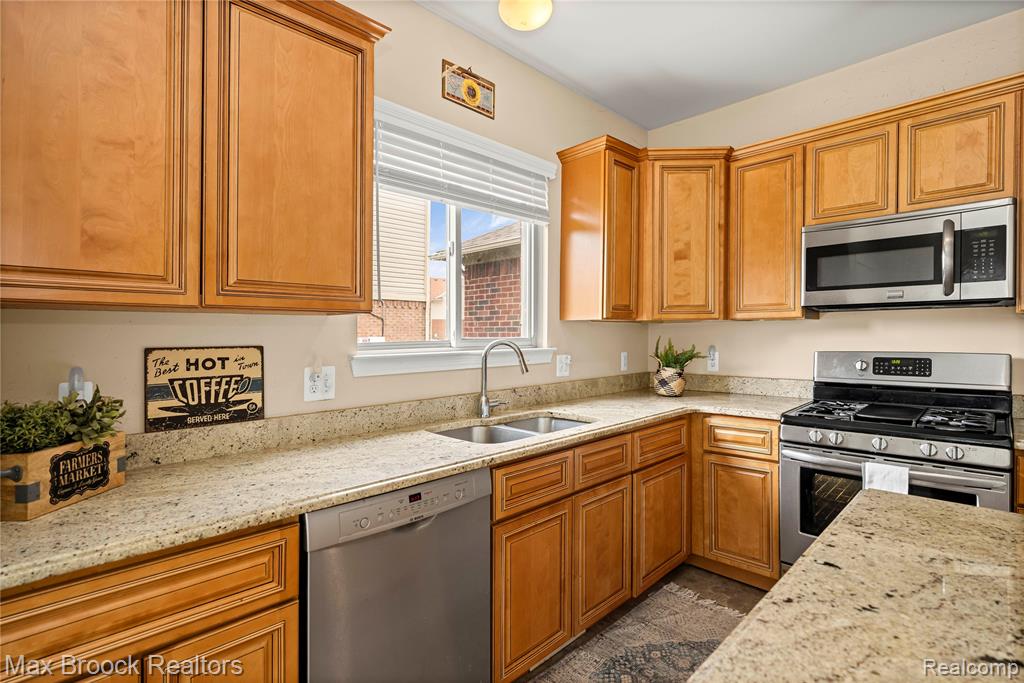5142 Trailwood Lane, Warren, MI 48092 — Photo 16
