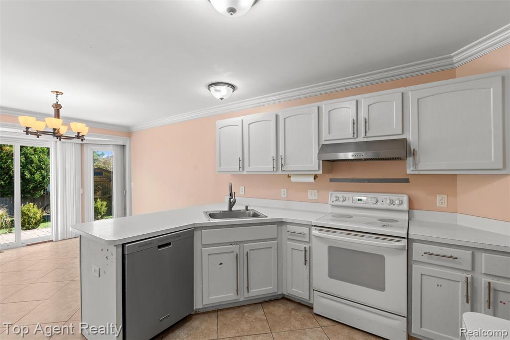 53260 VILLA ROSA Drive, Macomb, MI 48042 — Photo 20