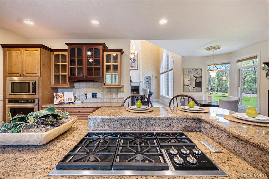 8294 WARWICK GROVES, Grand Blanc, MI 48439 — Photo 16