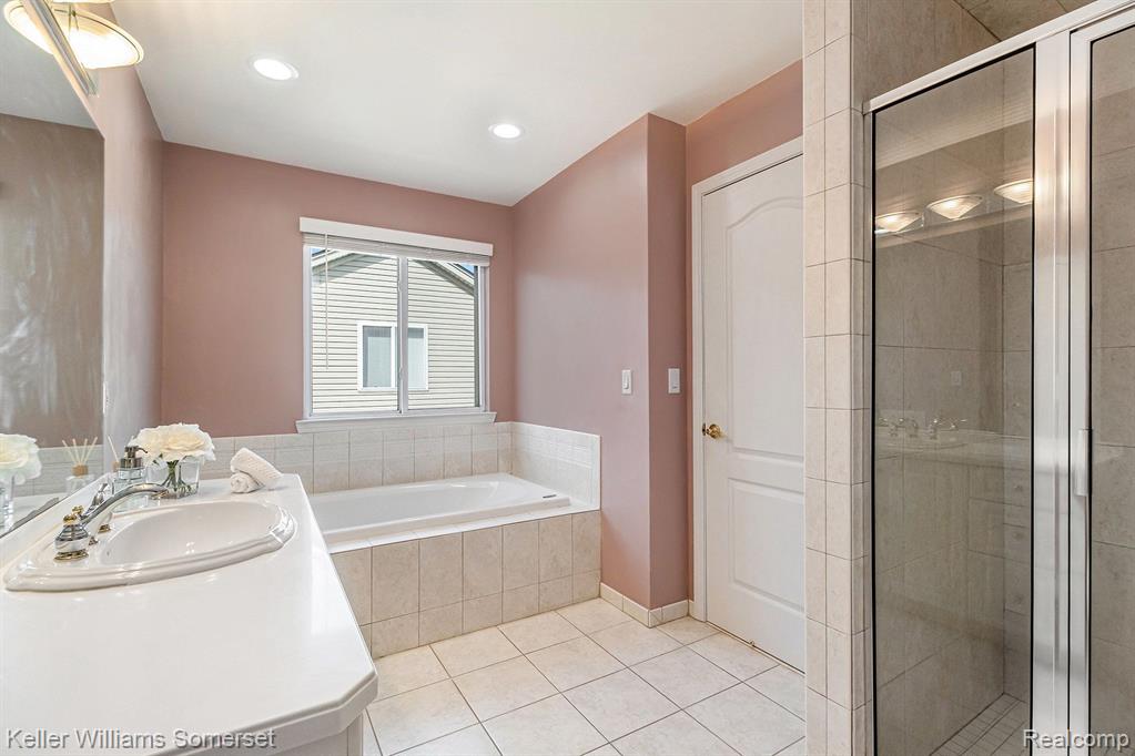 6955 WESTPOINTE Drive, Troy, MI 48085 — Photo 20