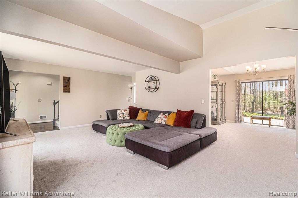 4176 EMERALD PINES Drive, Commerce Twp, MI 48390 — Photo 8