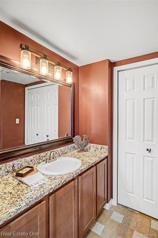 18403 Taylor Lake Road, Holly, MI 48442 — Photo 15