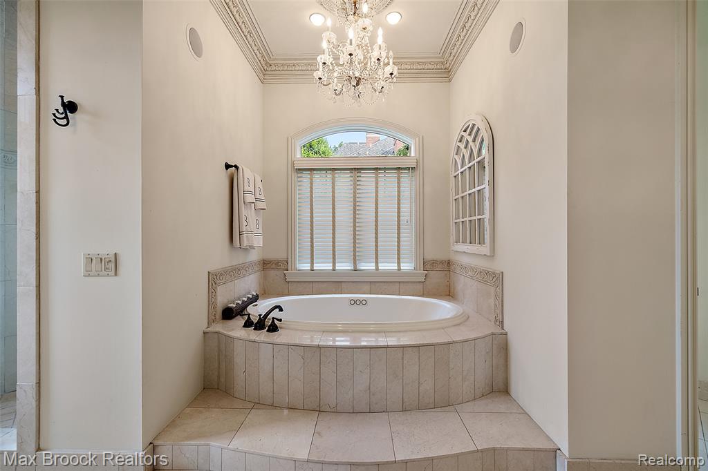 7428 Foxburg Court, Clarkston, MI 48348 — Photo 18
