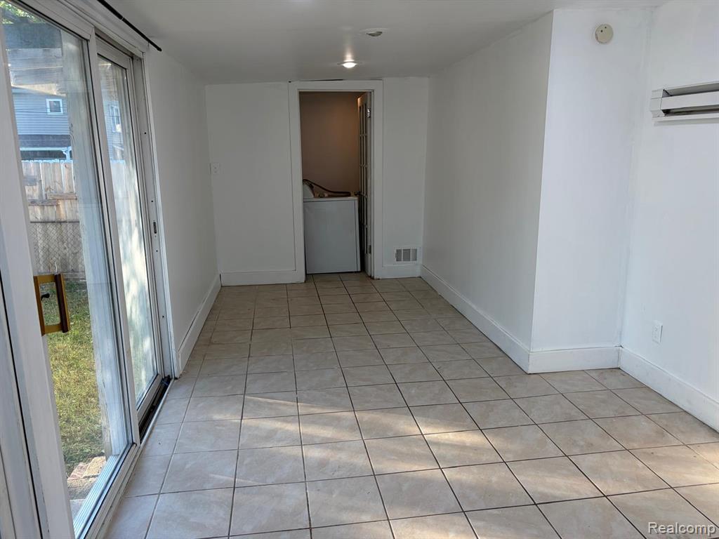 5901 N Vernon Street, Dearborn Heights, MI 48127 — Photo 20
