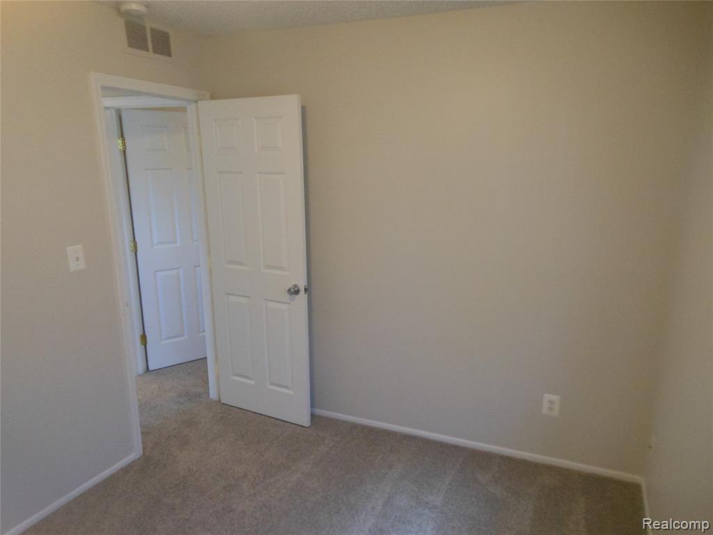 501 E BRECKENRIDGE Street, Ferndale, MI 48220 — Photo 15