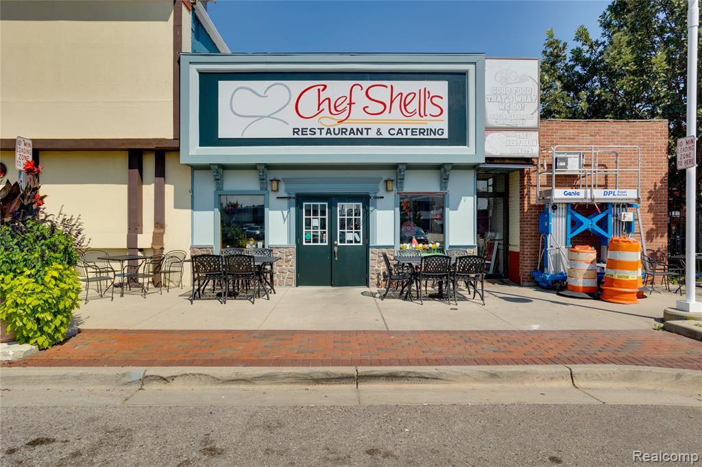 324 Superior Mall, Port Huron, MI 48060