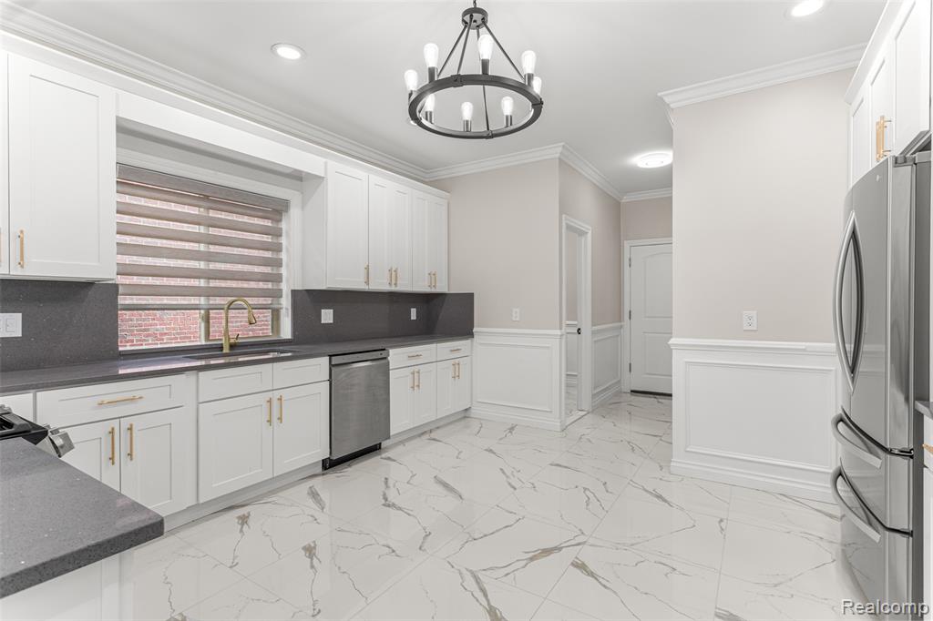 6735 Norborne Avenue, Dearborn, MI 48127 — Photo 18