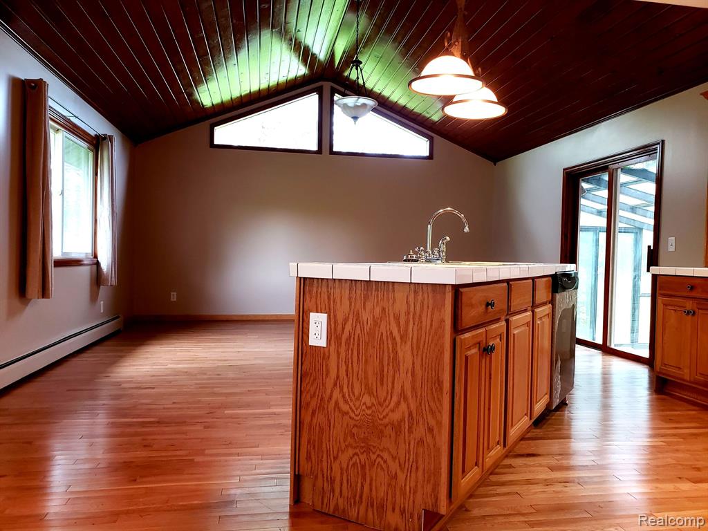 905 W 1ST Street, Tawas City, MI 48763 — Photo 5