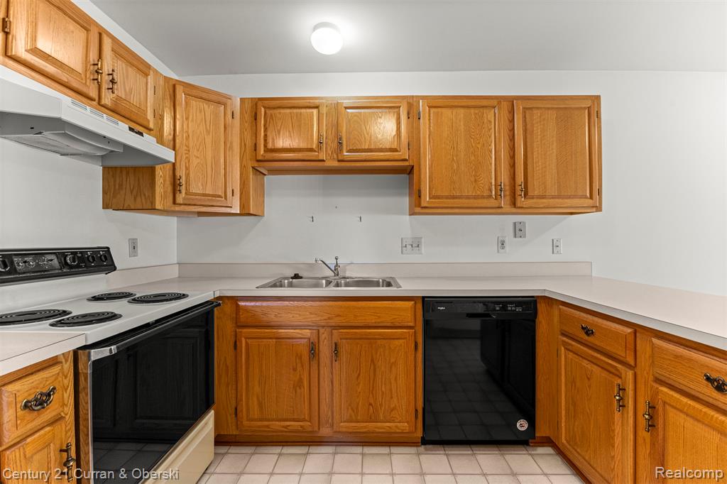 9412 Westwind Drive, Livonia, MI 48150 — Photo 7