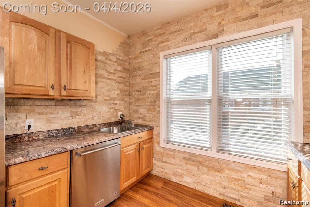 11603 KLINGER Street, Hamtramck, MI 48212 — Photo 13