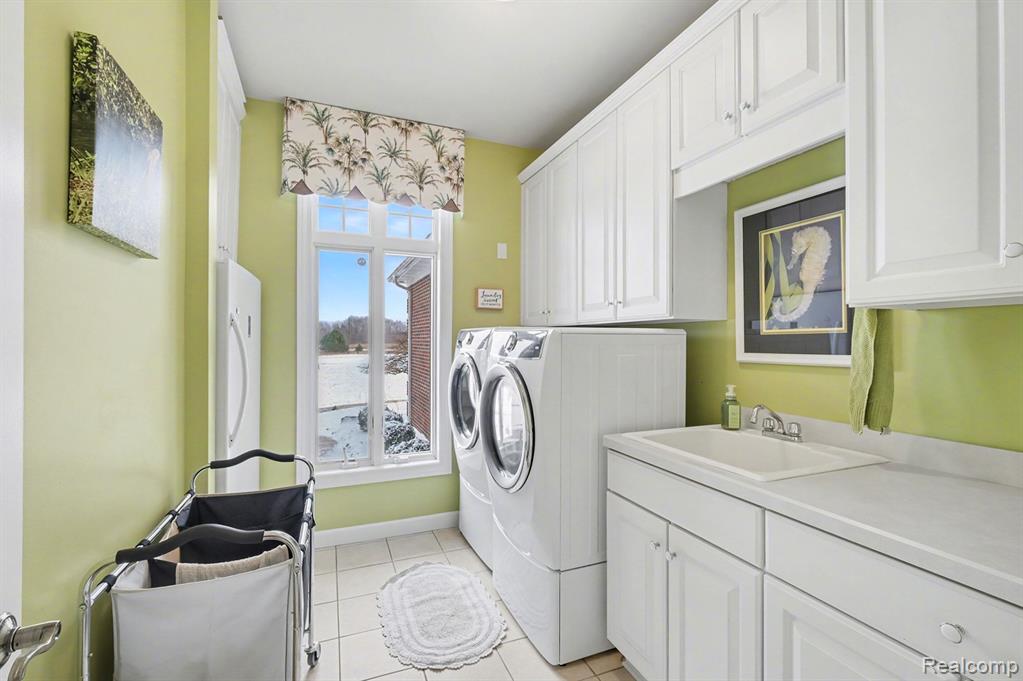 8399 Potter Road, Flushing, MI, 48433