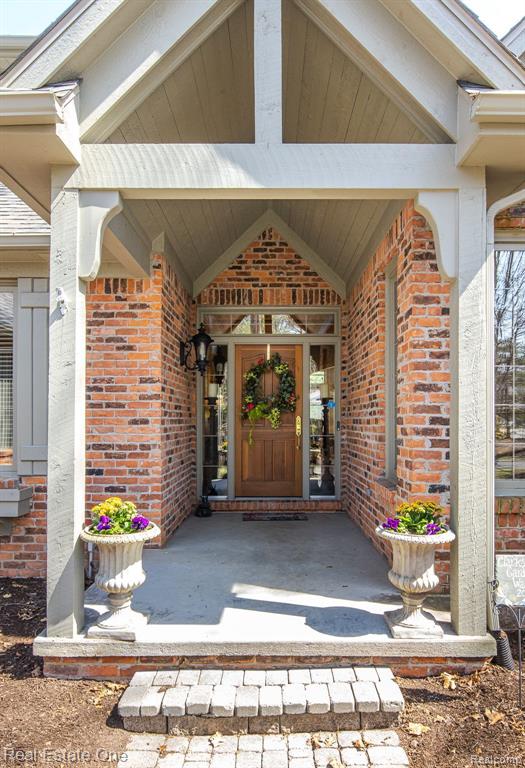 9316 LAKEBLUFF Drive, Clarkston, MI 48348 — Photo 3