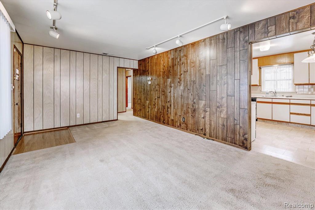 46630 HULING Street, Utica, MI 48317 — Photo 9