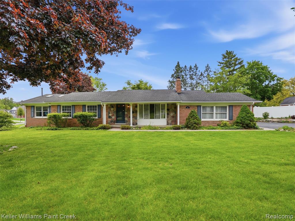 436 Broadleaf Drive, Rochester, MI 48306 — front exterior