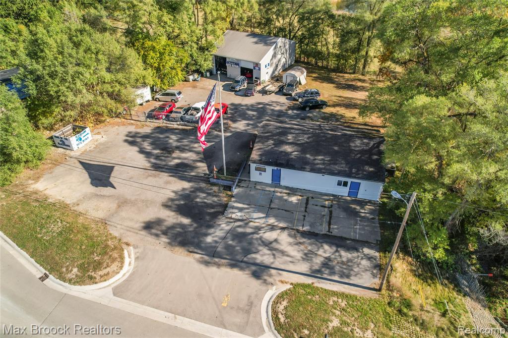 105 S Ortonville Road, Ortonville, MI 48462