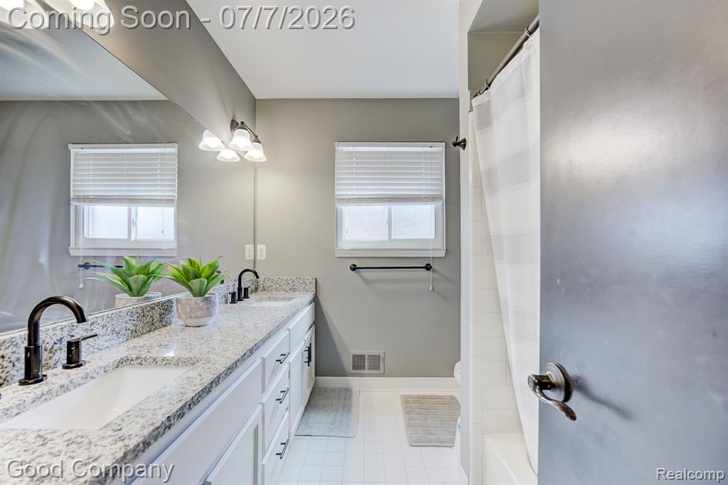 49877 Maurice Drive, Chesterfield, MI 48047 — Photo 37