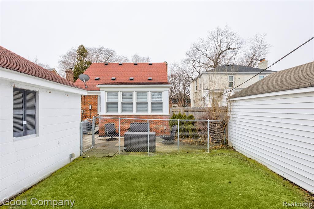 464 MORAN Road, Grosse Pointe Farms, MI 48236 — Photo 33