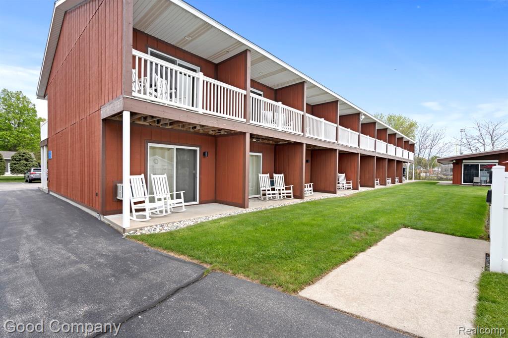 612 N LAKESHORE Drive, Ludington, MI 49431 — Photo 66