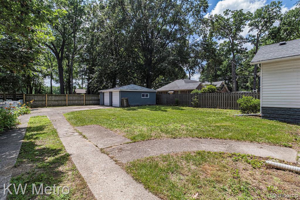 508 West PARKDALE Avenue, Royal Oak, MI 48073 — Photo 16