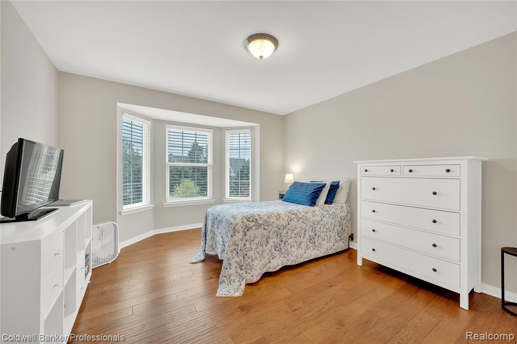 597 Bay Pointe Drive, Oxford, MI 48371 — Photo 23