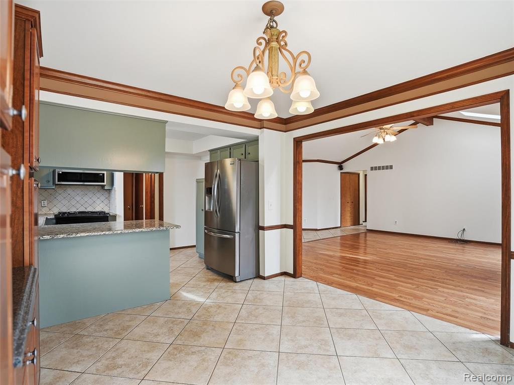 46689 Barbara Drive, Macomb, MI 48044 — Photo 13