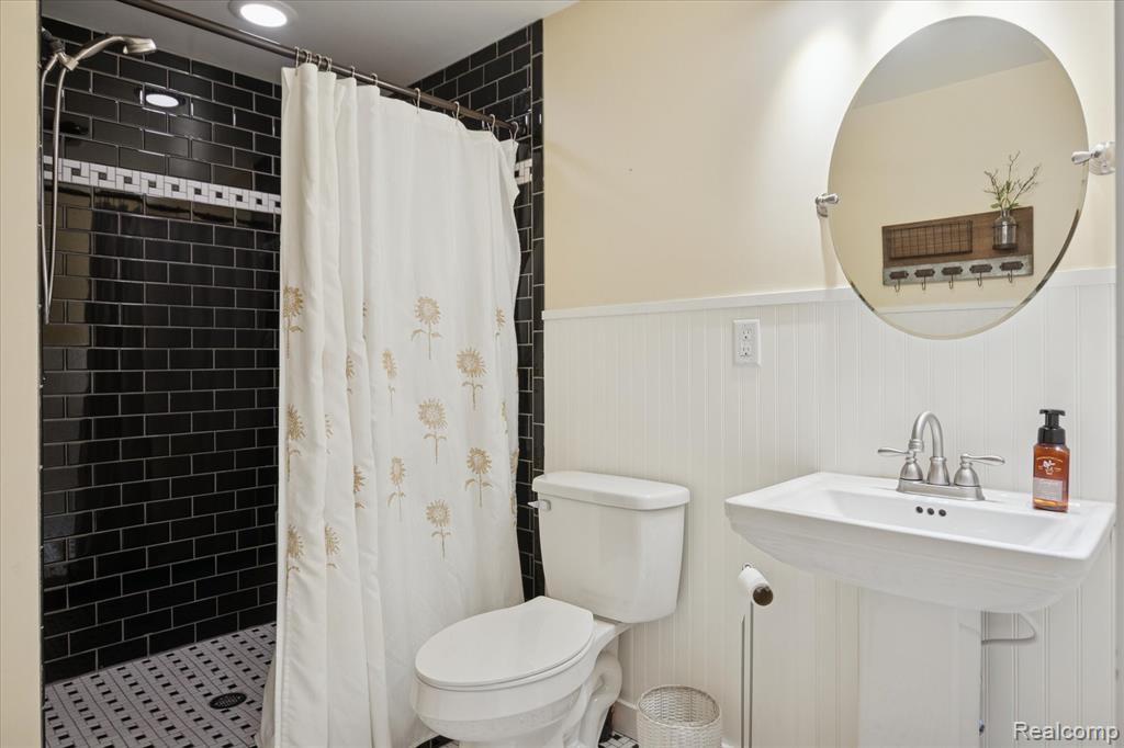 7050 Dibrova Drive, Brighton, MI 48116 — Photo 32