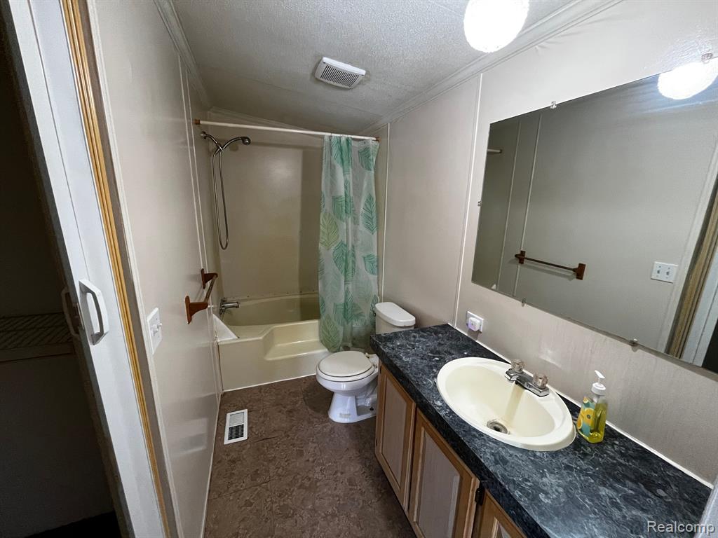 7001 BRIDES BAY Court, Ira, MI — Photo 13