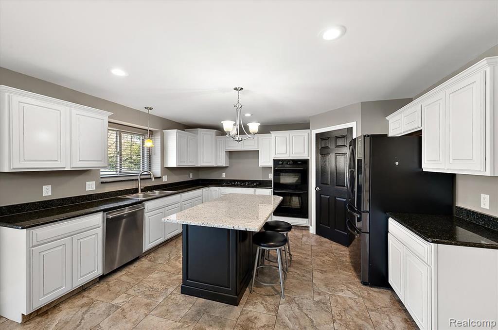 49931 Shelby Creek Drive, Utica, MI 48317 — Photo 31