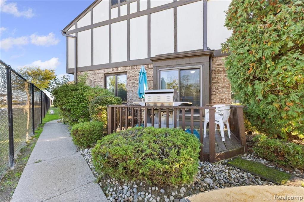 203 Lac Sainte Claire Drive, Saint Clair Shores, MI, 48082