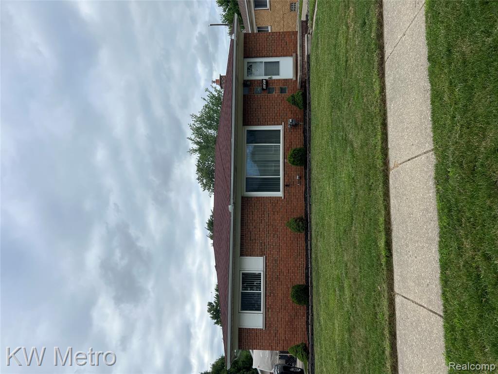 8251 Darlene Street, Warren, MI 48093 — Photo 2
